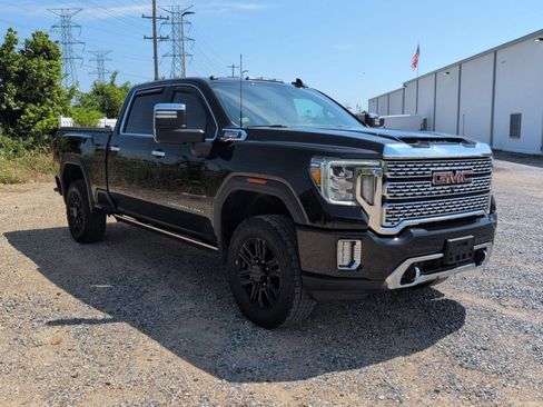 Used 2022 GMC Sierra 2500 Denali w/ Denali Black Diamond Edition AWD/4WD image 8