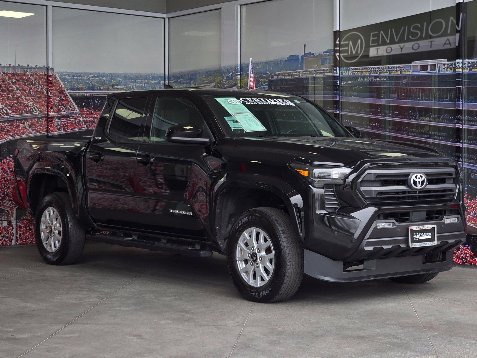 Certified 2025 Toyota Tacoma SR5 AWD/4WD image 1