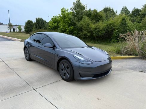 Used 2022 Tesla Model 3 Long Range AWD/4WD image 7