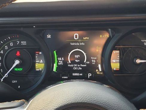 Used 2024 Jeep Wrangler Sahara image 9