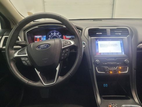 Used 2019 Ford Fusion SE w/ Equipment Group 151A FWD image 22