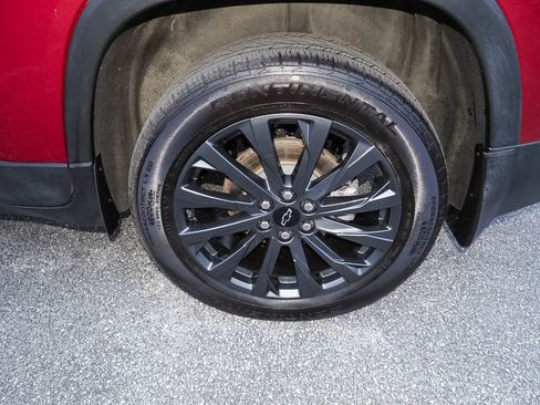 Used 2023 Chevrolet Traverse RS AWD/4WD image 39