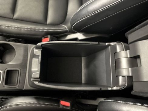 Used 2025 Ford Escape Platinum image 59