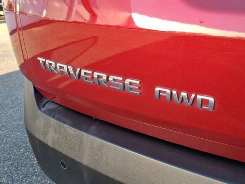 Used 2022 Chevrolet Traverse LT w/ LT Premium Package image 45