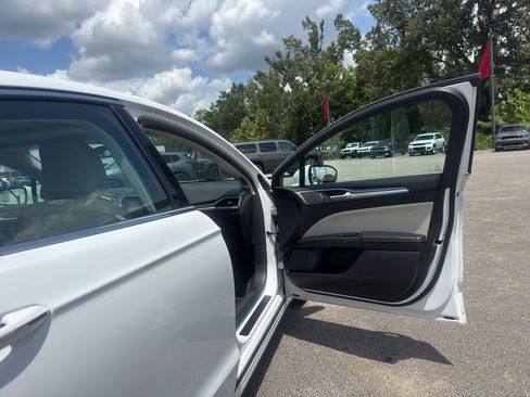 Used 2015 Ford Fusion Titanium FWD image 19