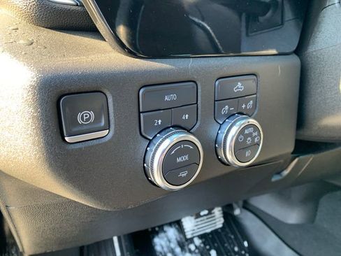 Used 2023 GMC Sierra 1500 Elevation image 18