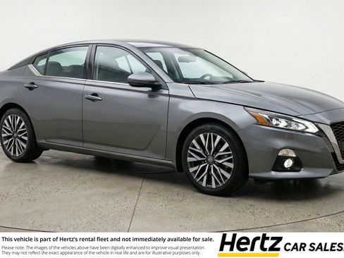 Used 2025 Nissan Altima 2.5 SV image 1