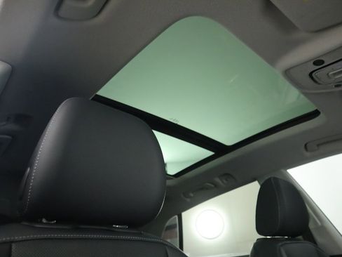 Used 2022 Audi Q8 Premium Plus image 18