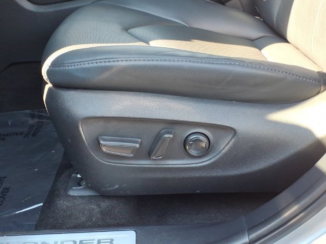 Used 2023 Toyota Highlander Limited AWD/4WD image 16