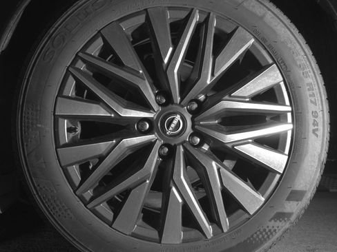 Used 2025 Nissan Altima 2.5 SV image 14