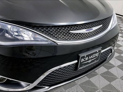 Used 2020 Chrysler Pacifica Touring-L Plus image 31