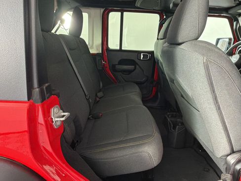 Used 2025 Jeep Wrangler Unlimited Sport AWD/4WD image 30