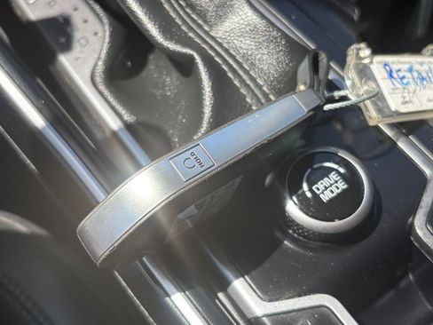 Used 2024 Kia Sorento S FWD image 21