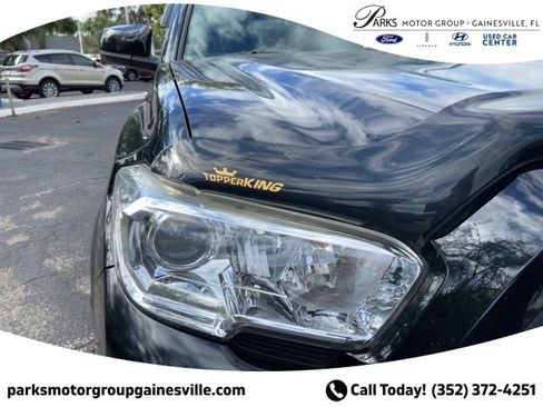 Used 2020 Toyota Tacoma SR image 10