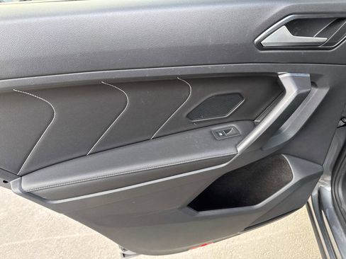 Certified 2023 Volkswagen Tiguan SE image 9