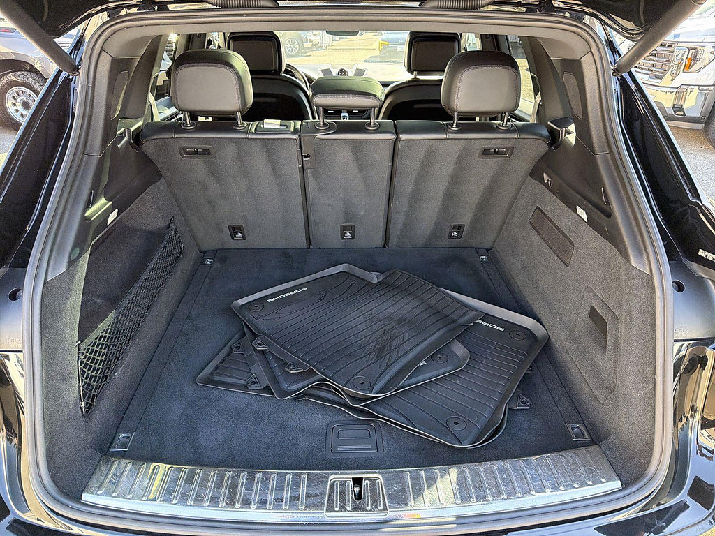 Used 2023 Porsche Cayenne AWD/4WD image 26