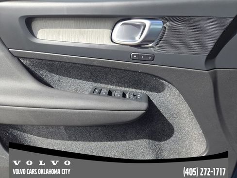 Certified 2025 Volvo XC40 B5 Core image 22