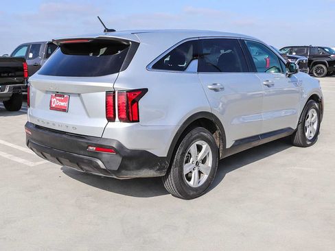 Used 2022 Kia Sorento LX FWD image 6