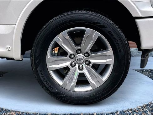 Used 2018 Ford F150 Platinum w/ Equipment Group 701A Luxury image 9