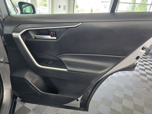 Used 2025 Toyota RAV4 XLE AWD/4WD image 40