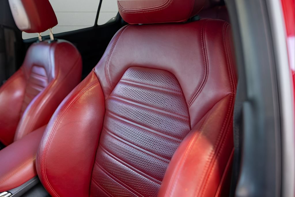 Used 2022 Alfa Romeo Giulia Veloce RWD image 41