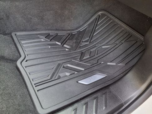 Used 2024 Chevrolet Colorado W/T w/ Technology Package image 24