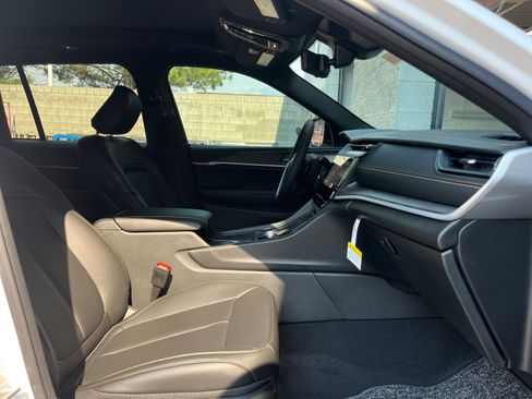 New 2026 Jeep Grand Cherokee Limited AWD/4WD image 27