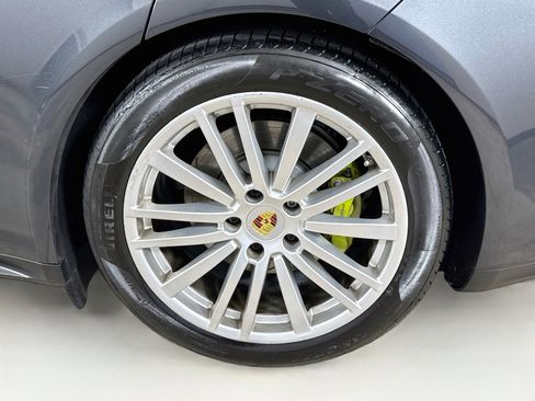 Used 2018 Porsche Panamera 4 w/ Premium Package Plus AWD/4WD image 34