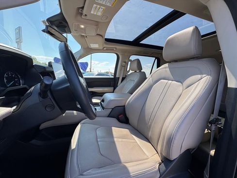 Used 2024 Ford Expedition Limited RWD image 18