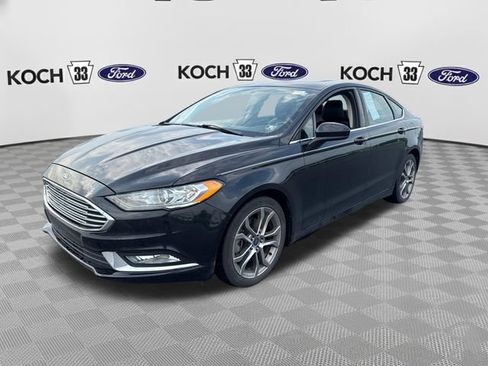 Used 2017 Ford Fusion SE w/ Equipment Group 201A FWD image 3