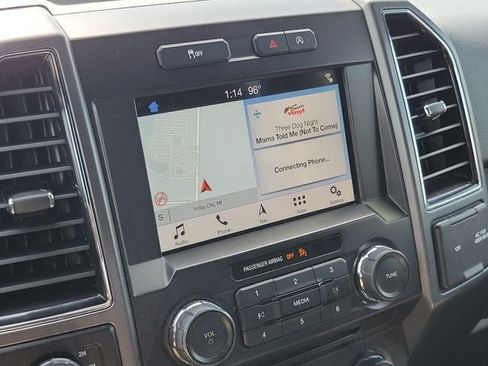 Used 2018 Ford F150 XLT w/ Equipment Group 302A Luxury AWD/4WD image 16