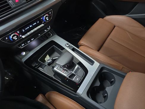 Used 2024 Audi Q5 2.0T Premium AWD/4WD image 27