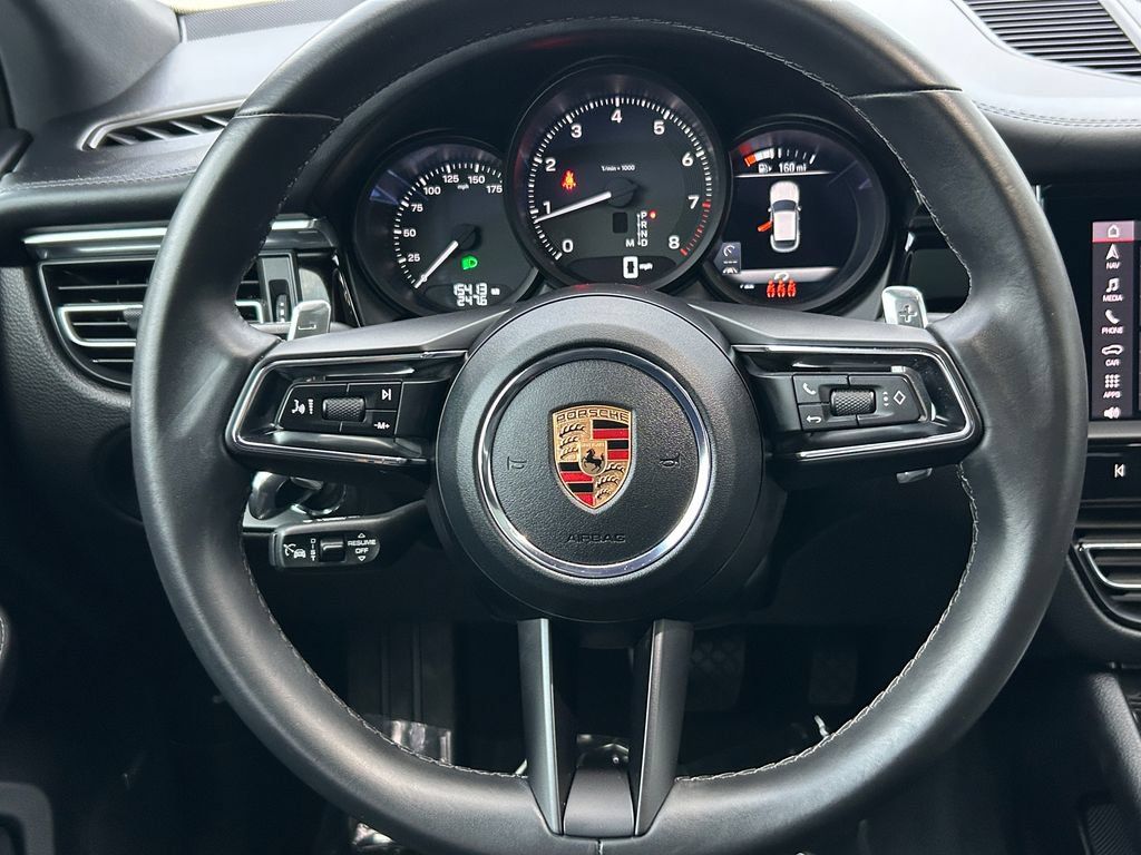 Used 2025 Porsche Macan AWD/4WD image 18