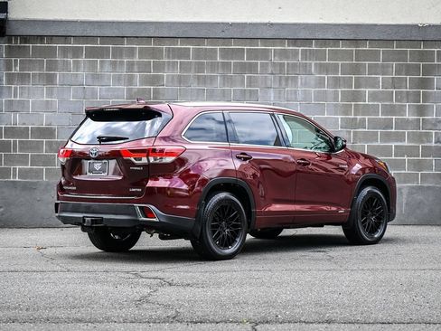 Used 2018 Toyota Highlander Limited AWD/4WD image 3