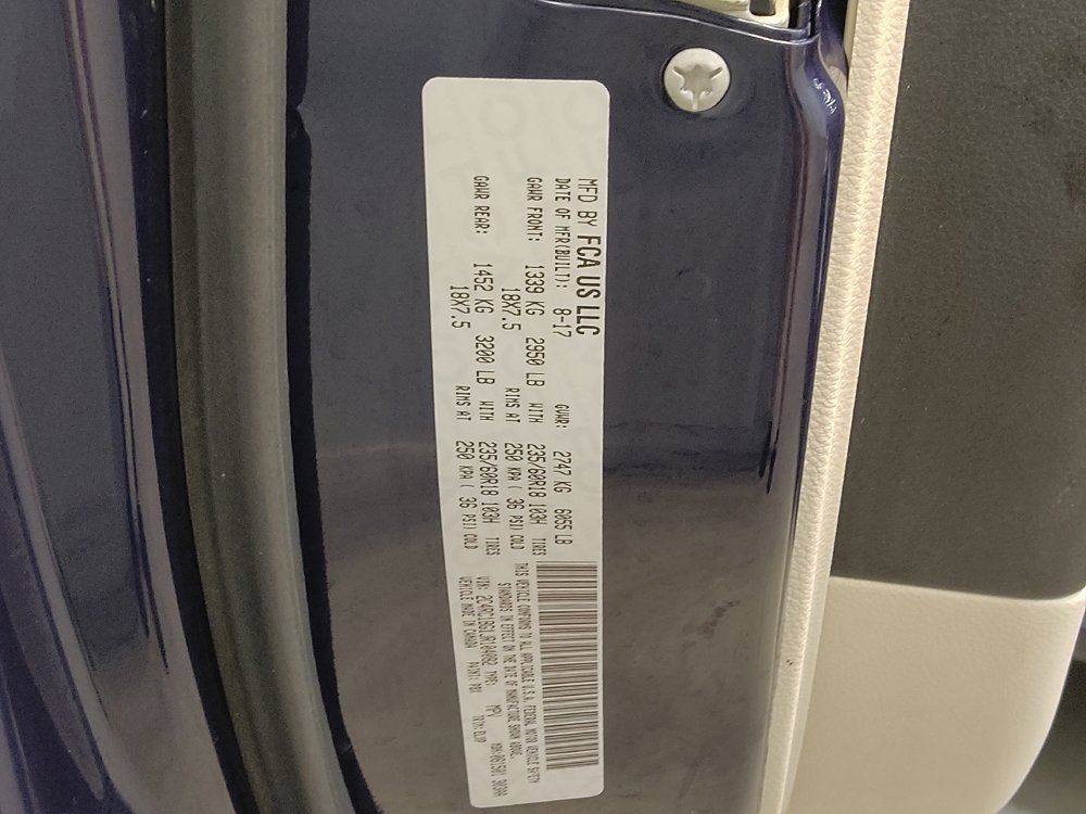 Used 2018 Chrysler Pacifica Touring-L w/ Tire & Wheel Group FWD image 33