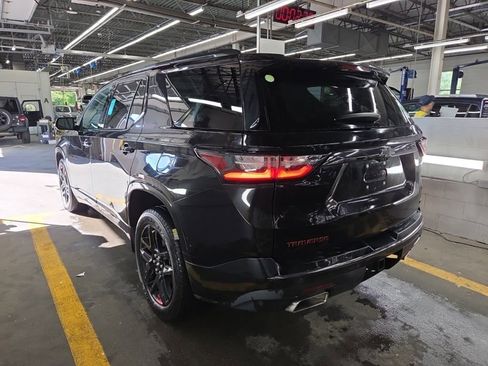 Used 2018 Chevrolet Traverse Premier w/ Redline Edition AWD/4WD image 3