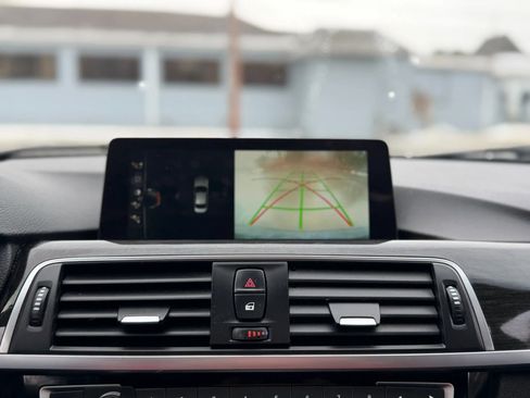 Used 2017 BMW 330i xDrive Sedan image 25