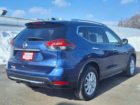 Certified 2019 Nissan Rogue SV image 3