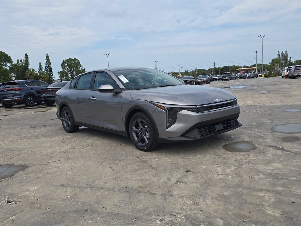 New 2026 Kia K4 FWD image 2