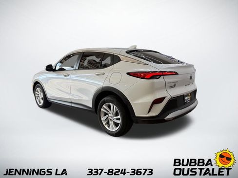 Used 2024 Buick Envista Preferred FWD image 3