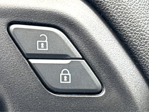 Used 2021 Chevrolet Silverado 1500 Custom Trail Boss w/ Midnight Edition image 28