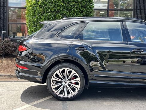 Used 2023 Bentley Bentayga image 20