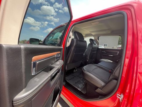 Used 2016 RAM 1500 Laramie w/ Convenience Group AWD/4WD image 18
