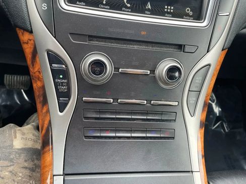 Used 2016 Lincoln MKX Reserve w/ Climate Package image 13