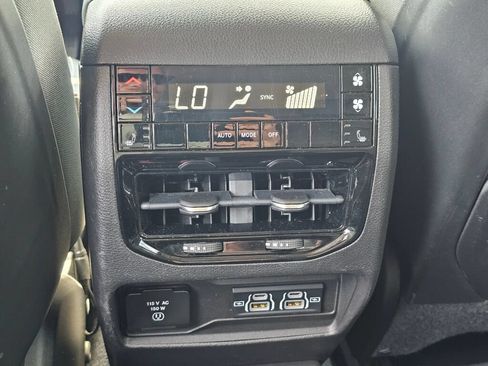 Used 2021 Jeep Grand Cherokee L Limited w/ Trailer Tow Group (B) AWD/4WD image 11