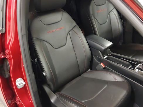 Used 2025 Jeep Compass Trailhawk w/ Trailhawk Elite Group AWD/4WD image 27