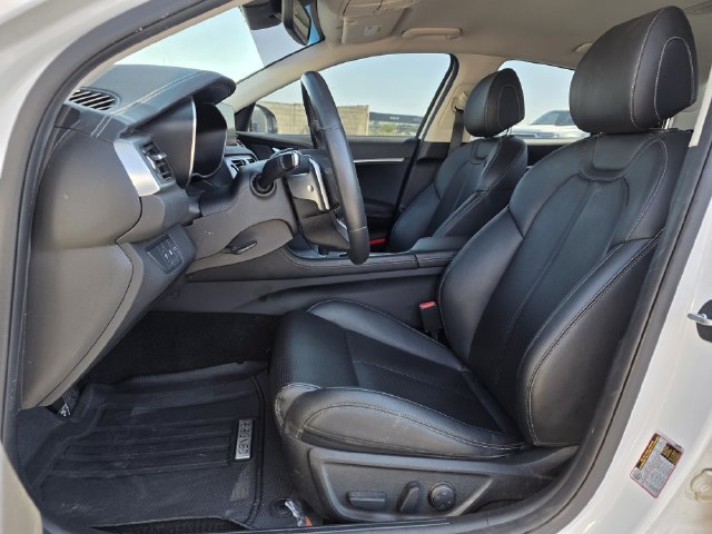 Used 2023 Genesis G70 2.0T RWD image 14