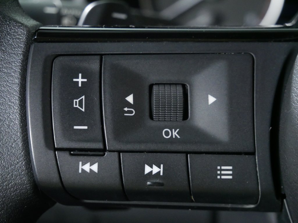Used 2023 Nissan Rogue SV AWD/4WD image 25