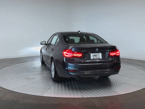 Used 2018 BMW 320i xDrive Sedan w/ Convenience Package AWD/4WD image 7