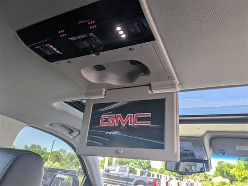 Used 2019 GMC Yukon XL SLT w/ Open Road Package AWD/4WD image 20